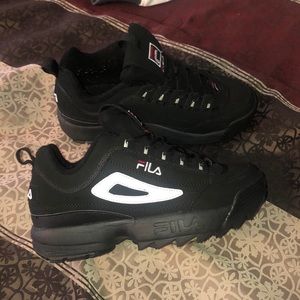 Fila Black Disruptors size 8 women’s
